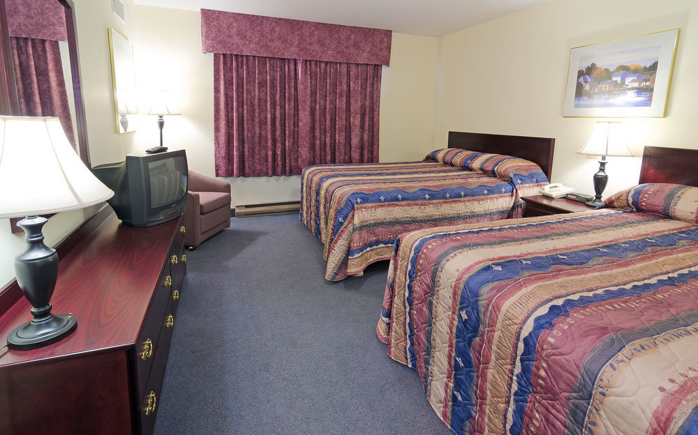 Coastal Inn Dartmouth Екстер'єр фото