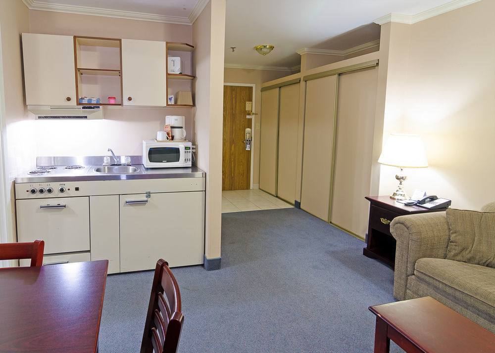 Coastal Inn Dartmouth Екстер'єр фото